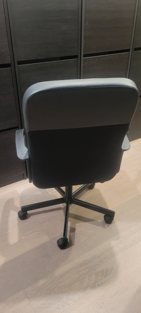 Black Office Chair with Wheels (ikea) - photo 2