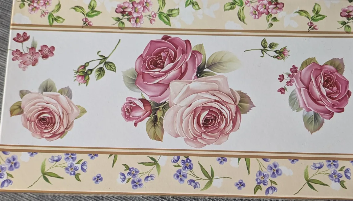 Pair of Floral Mugs in Gift Box image indicator(2)