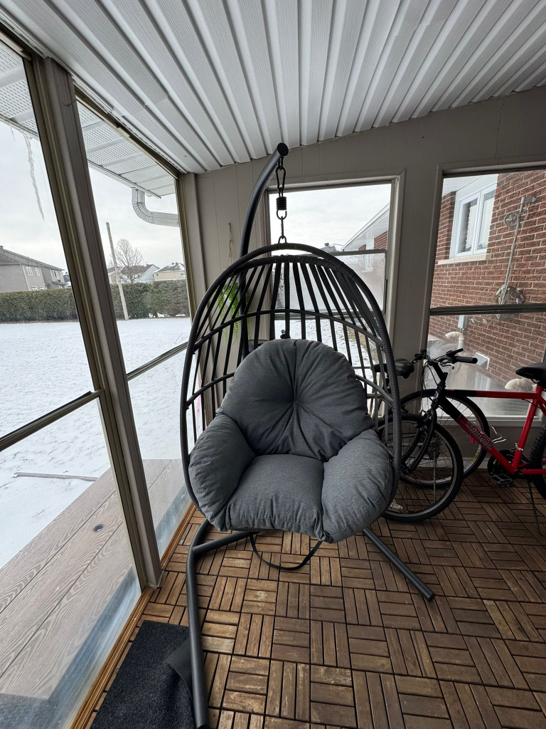 Hanging Egg Chair with Grey Cushion