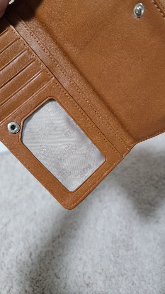 Michael Kors Brown Leather Wallet with Studs - photo 5