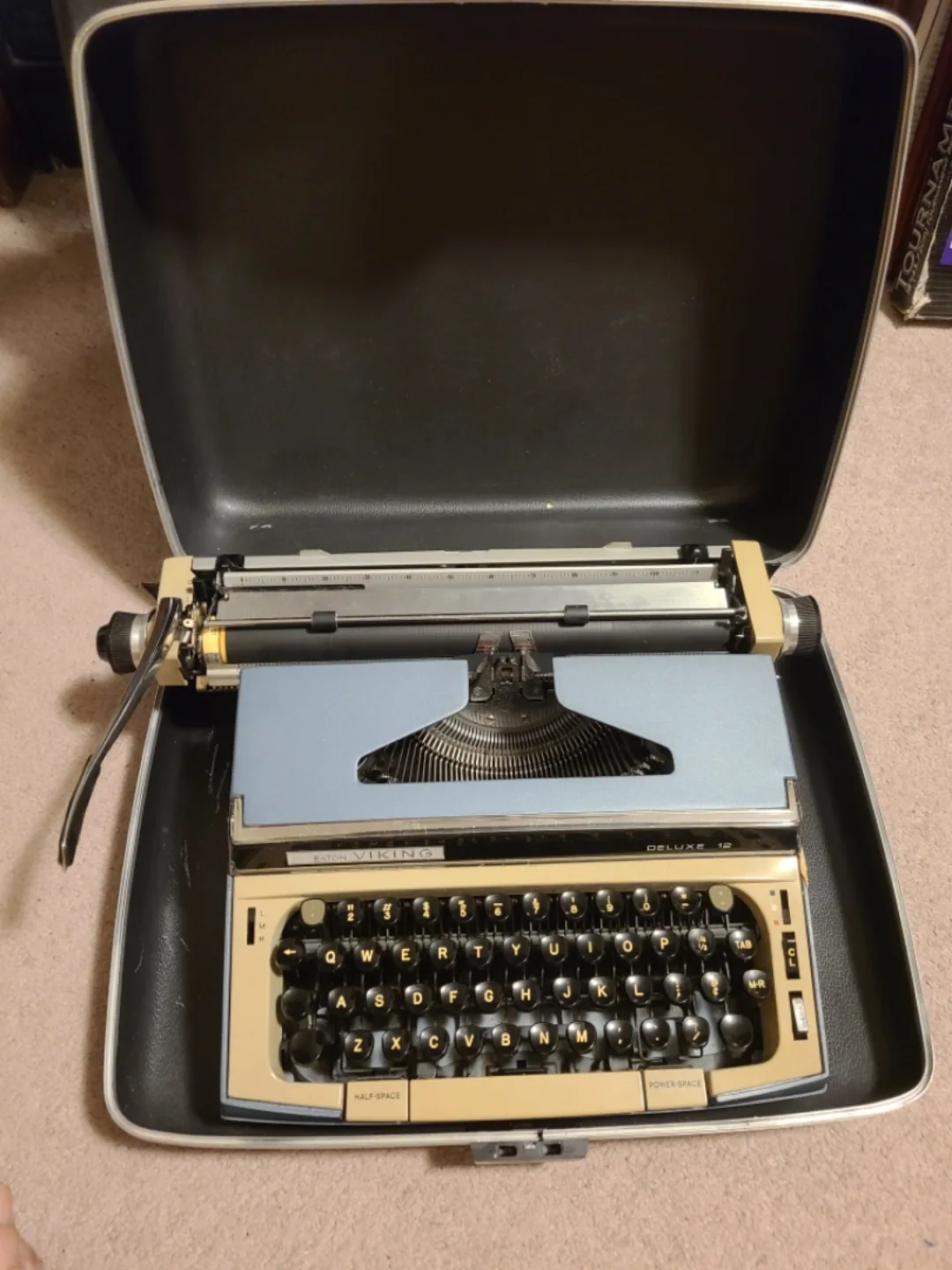 Eaton Viking Deluxe 12 Typewriter image indicator(2)