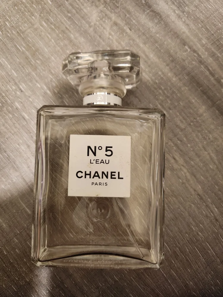 Chanel No. 5 L'Eau EAU DE TOILETTE SPRAY image indicator(2)