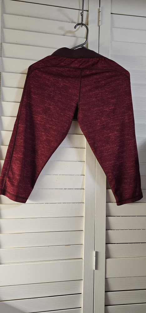 Women's Size 1/2 Maroon Cropped Leggings - photo 2