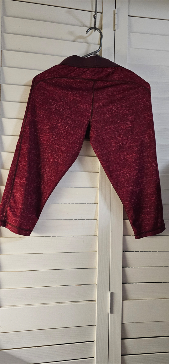 Women's Size 1/2 Maroon Cropped Leggings - photo 3