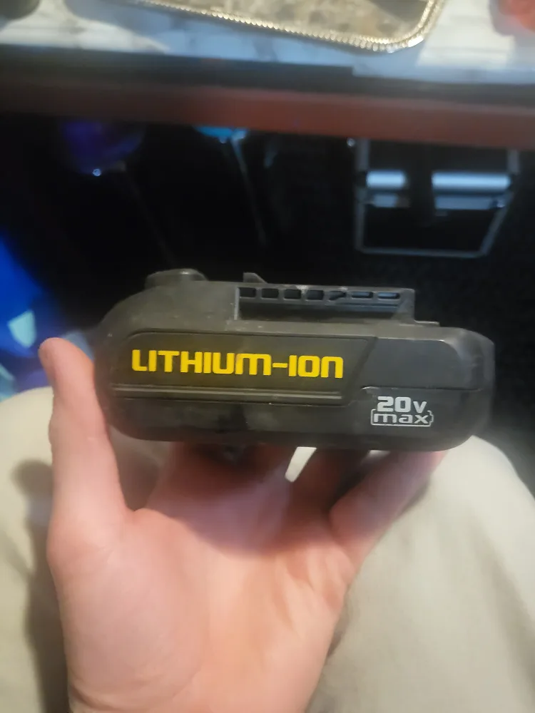 Mastercraft 20V Max Lithium-Ion Battery and Charger image indicator(2)