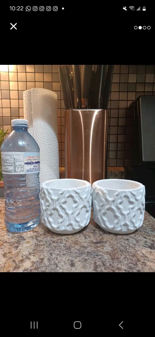 Set of 2 Small White Decorative Planters image indicator(2)