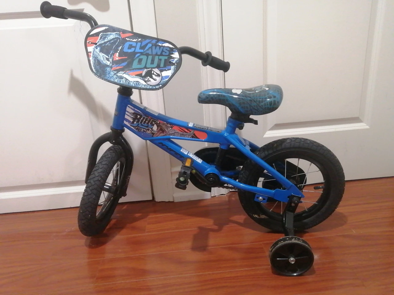Jurassic World Kids' Bike with Training Wheels - photo 2