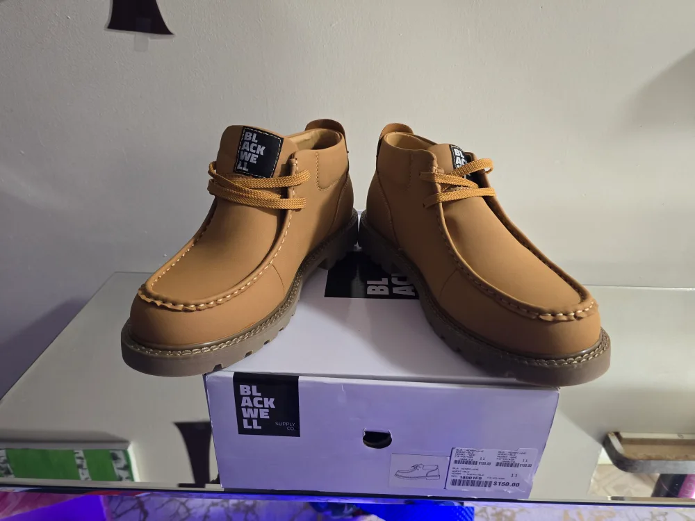 Brand new Blackwell Co. Tan Chukka Boots sale$75 image indicator(3)