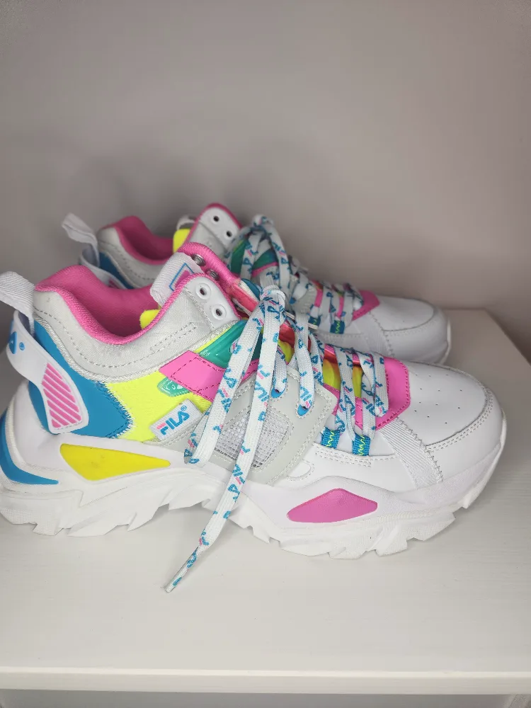 Fila Disruptor II Premium Sneakers - Women's Size 8.5 image indicator(3)