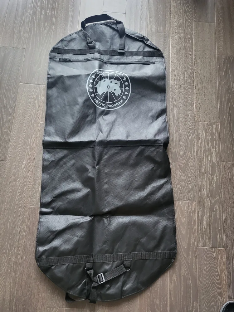 Canada Goose Garment Bag image indicator(2)