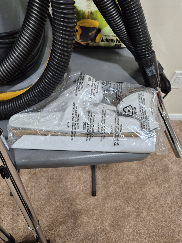 JohnnyVac AS5 Ghibli Canister Vacuum Cleaner with Attachments - photo 2