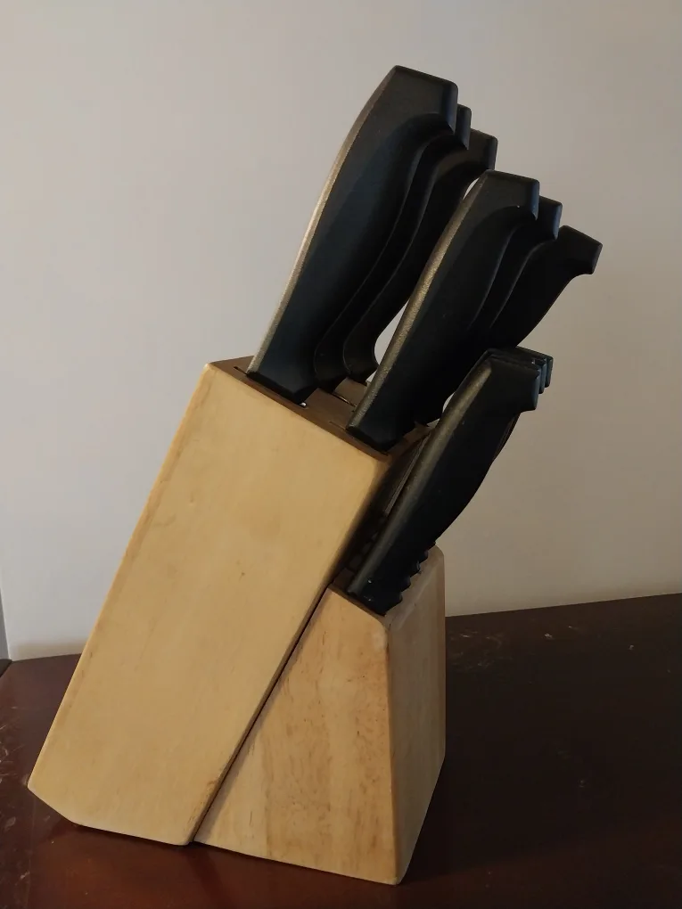 12-Pc Laser Knife Set w/Wooden Block available. Firm price. image indicator(2)