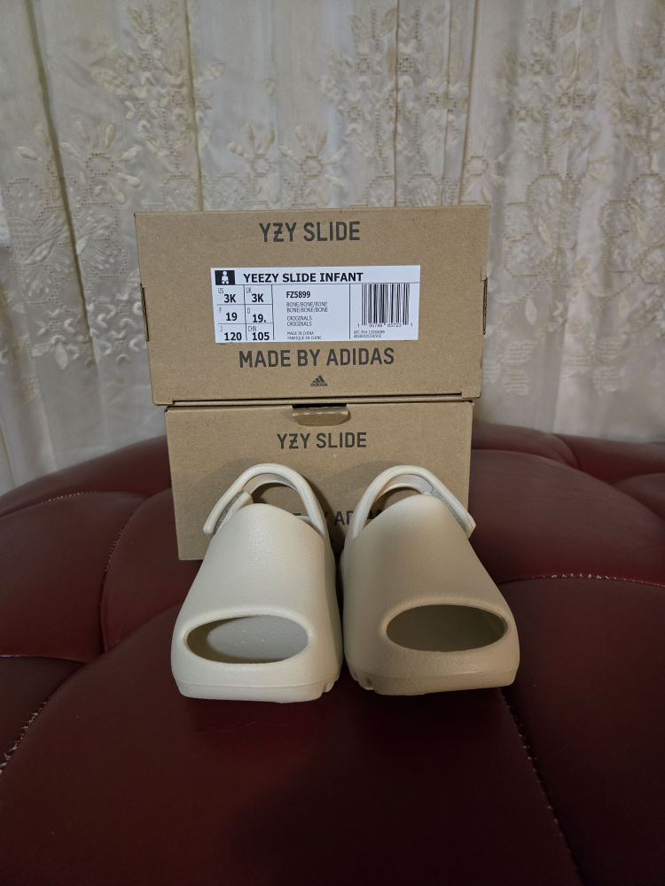 Yeezy Slide Infant Size 3k