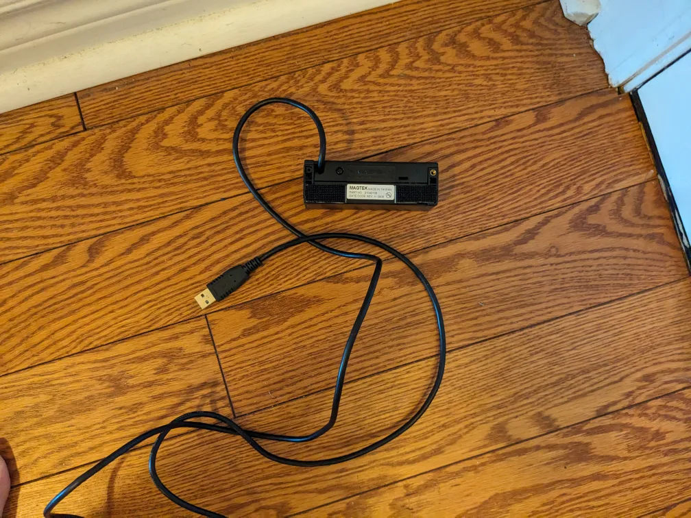 MagTek USB Magnetic Stripe Reader image indicator(3)