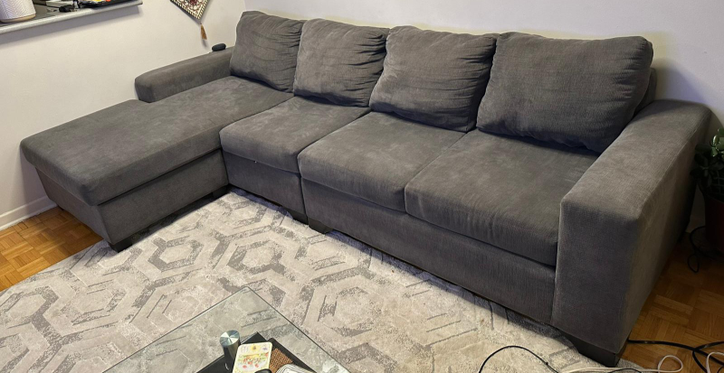 Leons Lindsey Sectional Sofa