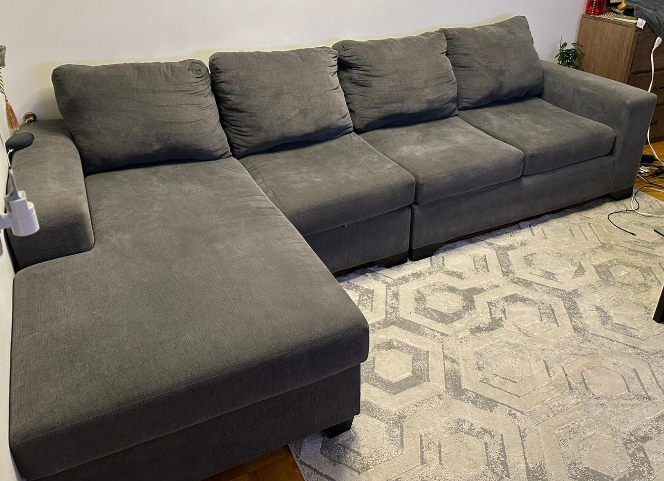 Leons Lindsey Sectional Sofa - photo 2