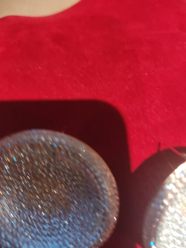 Sparkling Round zirconia Stud Earrings image indicator(9)