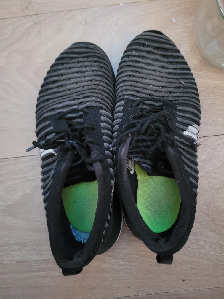 Nike Roshe One Knit Women's Running Shoes - Size 5Y image indicator(2)