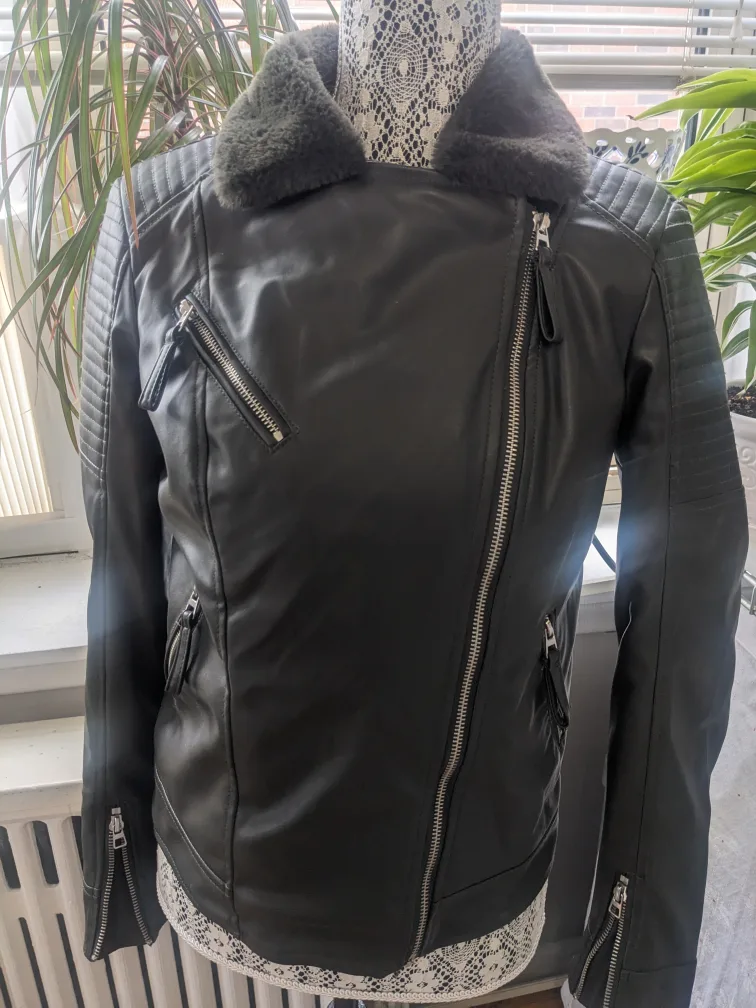 Vero Moda Olive Green Faux Leather Jacket - Size S image indicator(4)