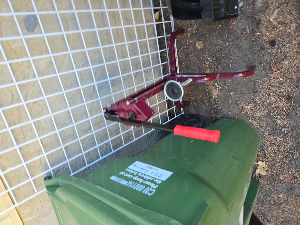 Vintage Wine Bottle Capper image indicator(3)