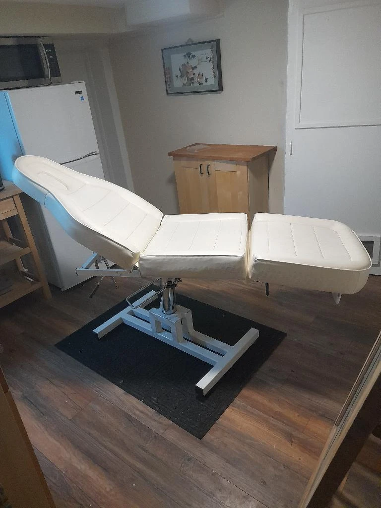 Hydraulic Massage Table - Excellent Condition - photo 2