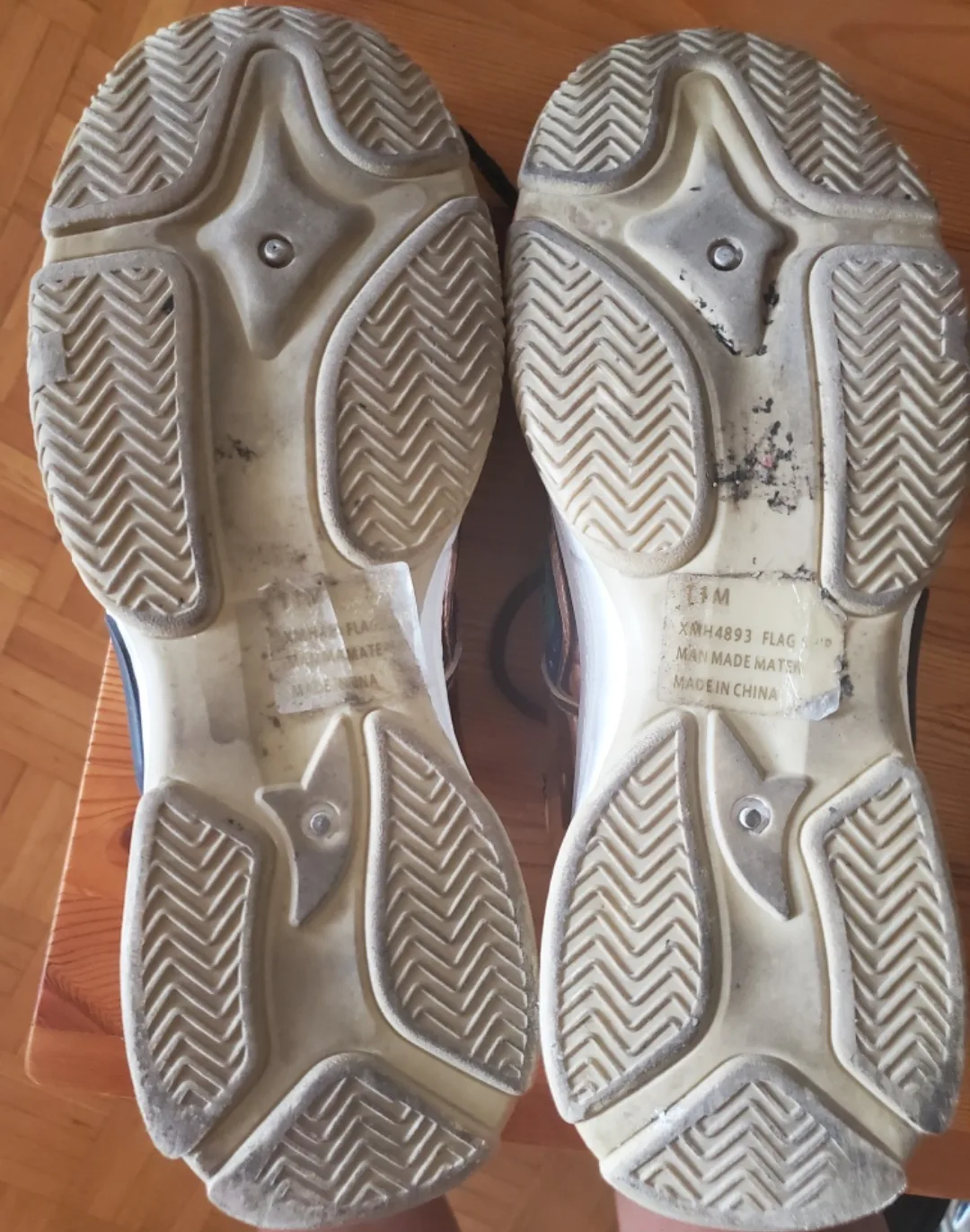 Glitter Sequined Sneakers image indicator(3)