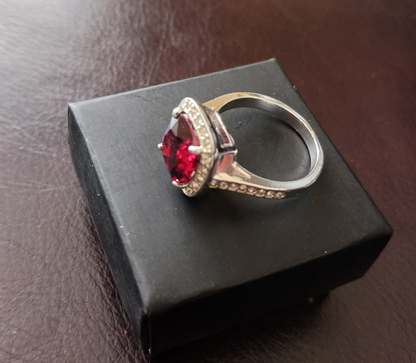 Avon Red Cushion CZ Halo Cocktail Ring - Size 8 - photo 5