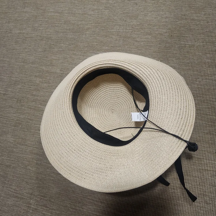 Women's Straw Sun Hat with Black Ribbon image indicator(2)