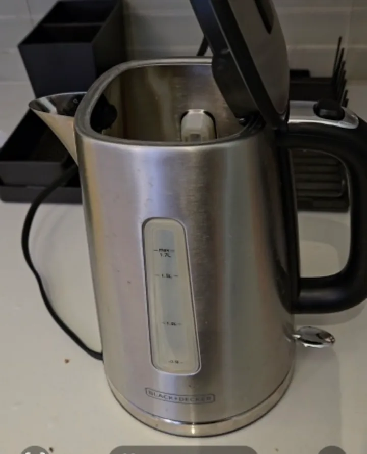 Black + Decker 1.7L Stainless Steel Electric Kettle thumbnail