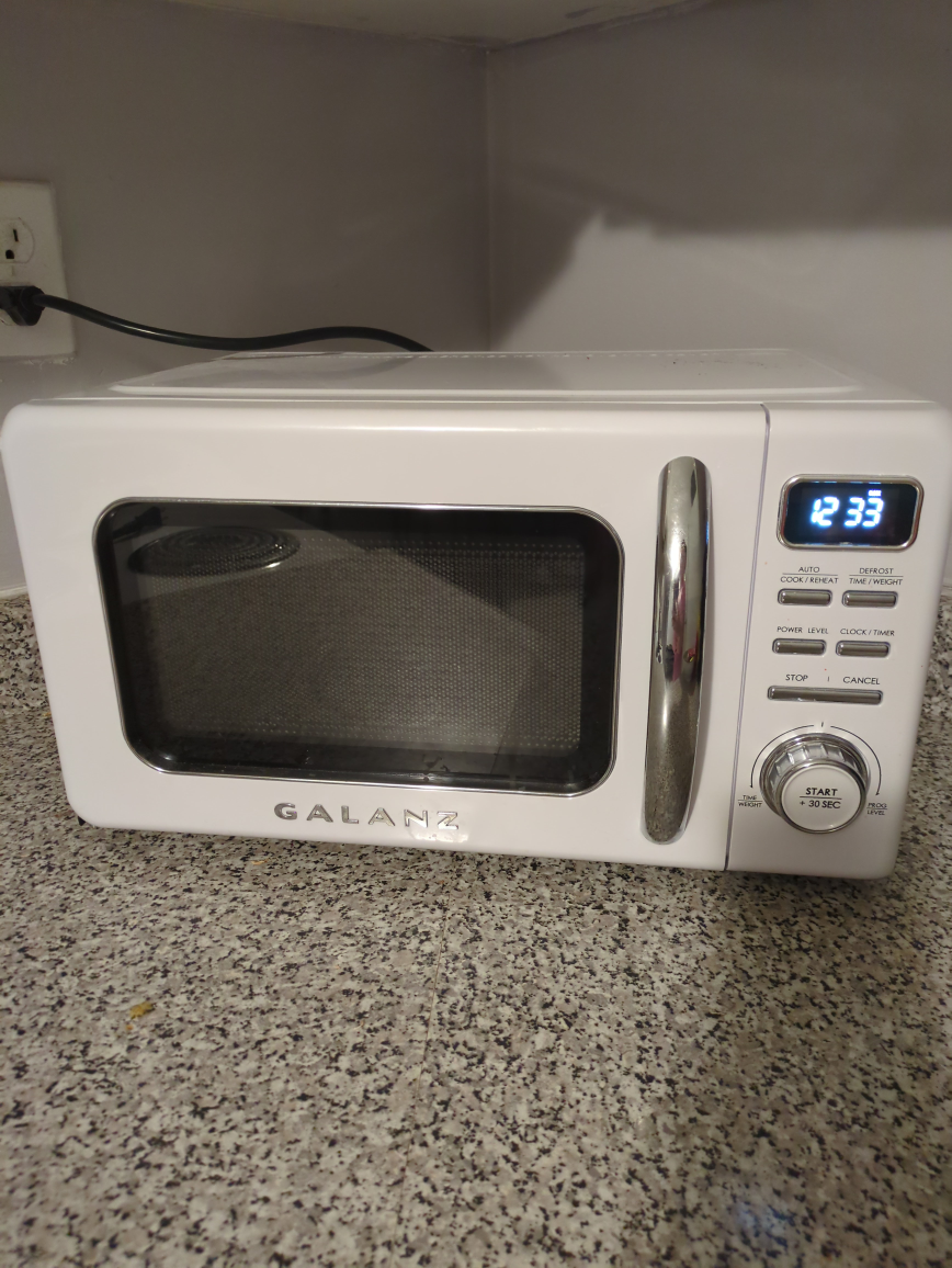 Galanz Retro White Microwave