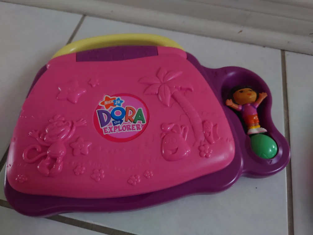 VTech Dora the Explorer Carnival Time Laptop image indicator(2)