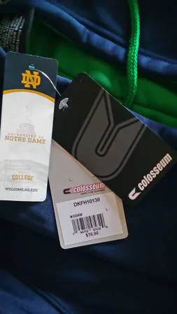 Notre Dame Fighting Irish Pullover Hoodie (Brand New) image indicator(2)