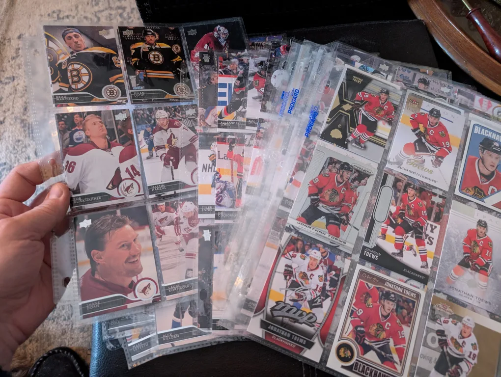 FREE Hockey Card Lot -  Various Players & Teams thumbnail
