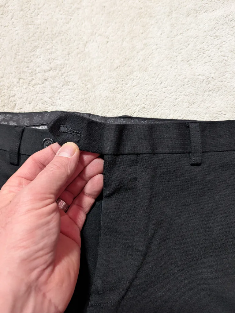 Le Chateau Men's Black Dress Pants W30" L 32" image indicator(6)