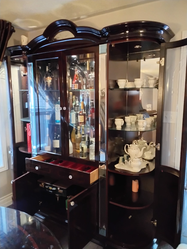 Elegant Dark Wood Bar Cabinet with Glass Doors - photo 5