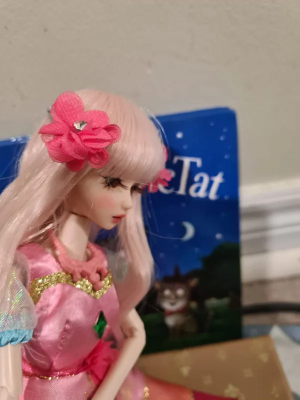 BUBBLEGUM PRINCESS BJD DOLL 1/6 - PINK HAIR AND GOLDEN EYES image indicator(2)