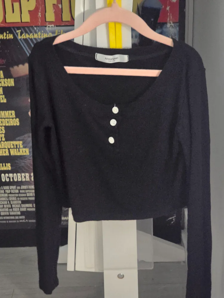 Korean Cropped Henley image indicator(2)