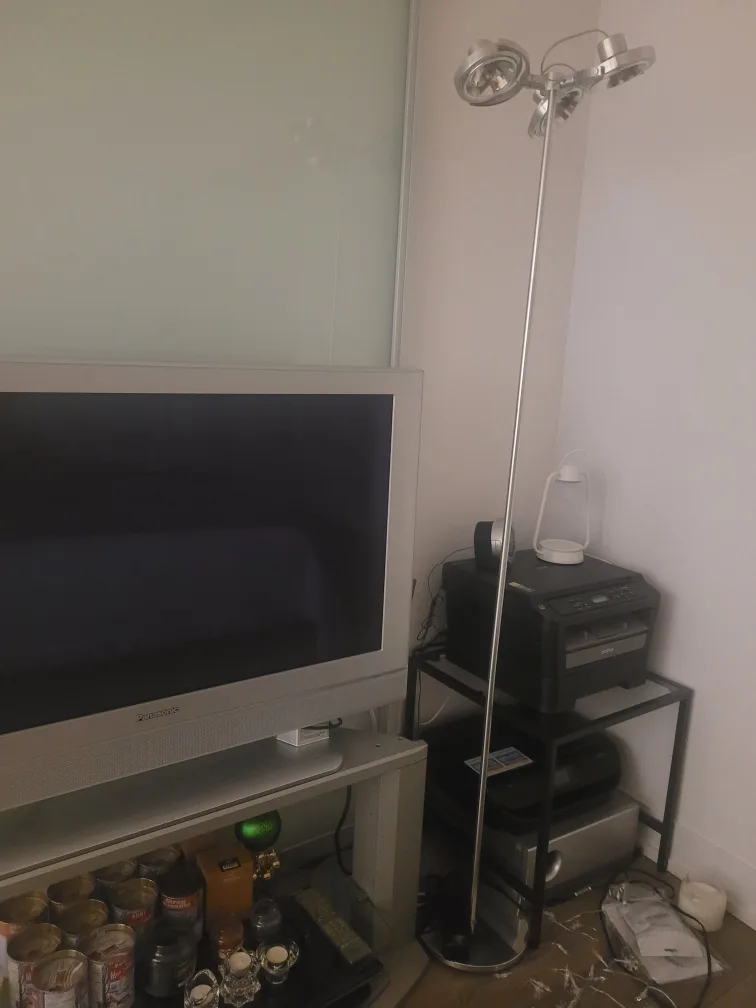 Modern Chrome Tripod Floor Lamp image indicator(2)