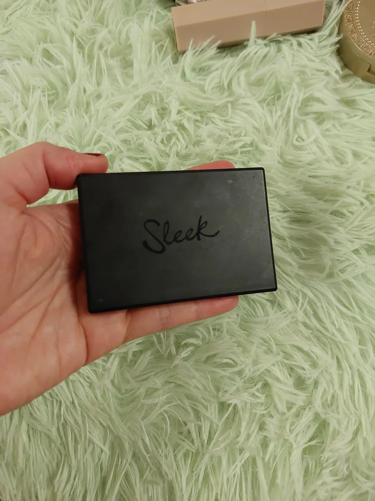 Sleek Makeup Face Contour Kit Light 884 image indicator(2)