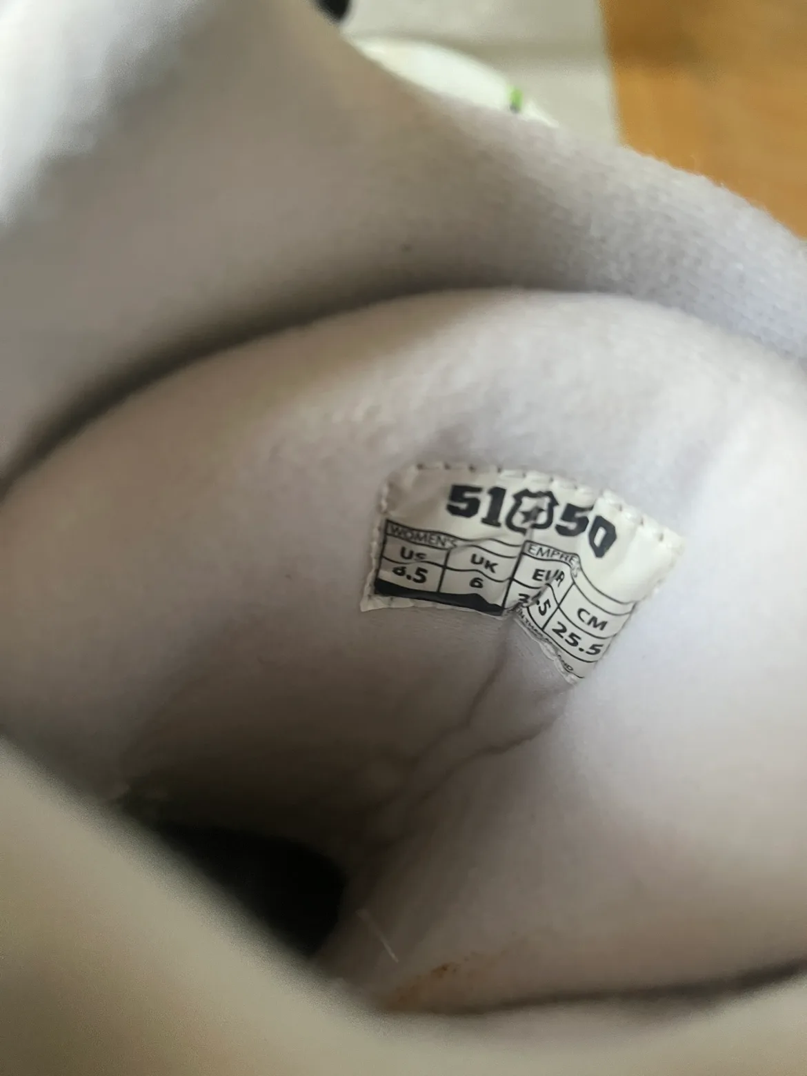 Ladies/ Girl's Snowboard with Bindings and boots image indicator(8)