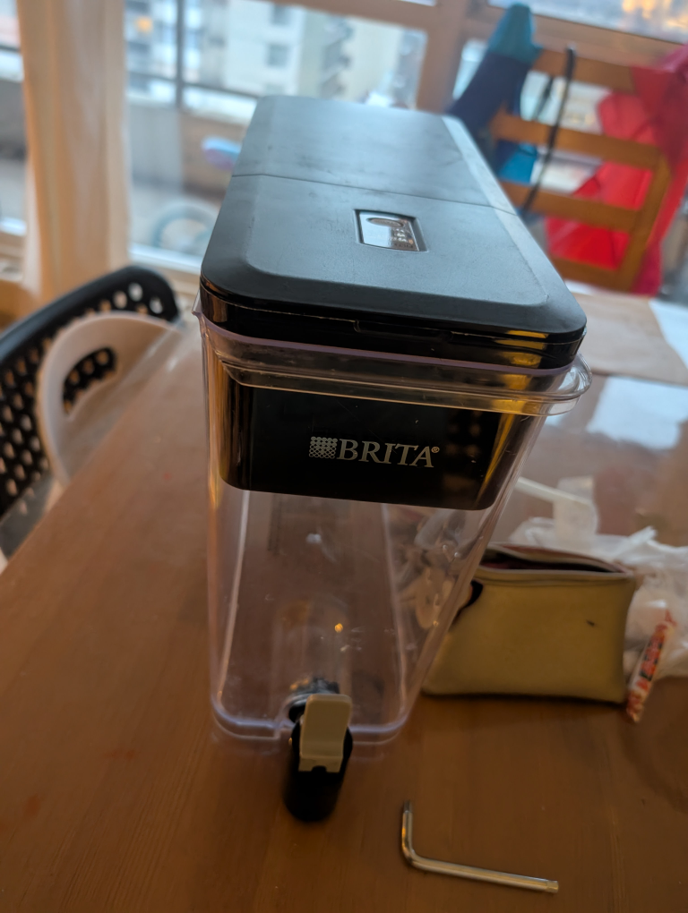 Brita water container and filter - photo 3