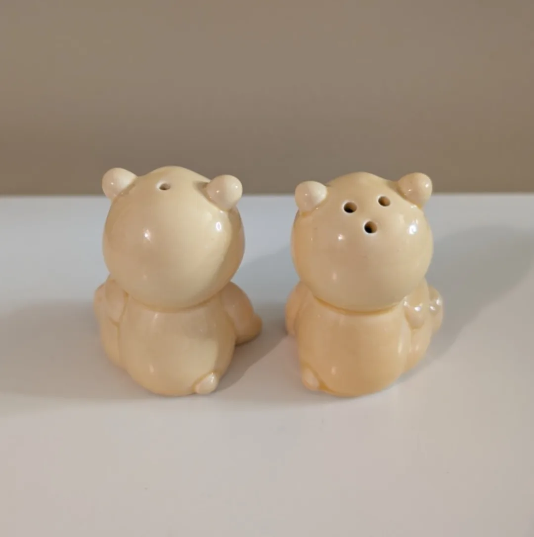 Bear Salt and Pepper Shakers image indicator(3)