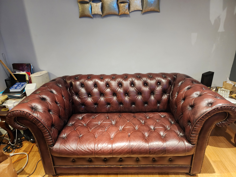 Classic Chesterfield Leather Sofa - Timeless Elegance