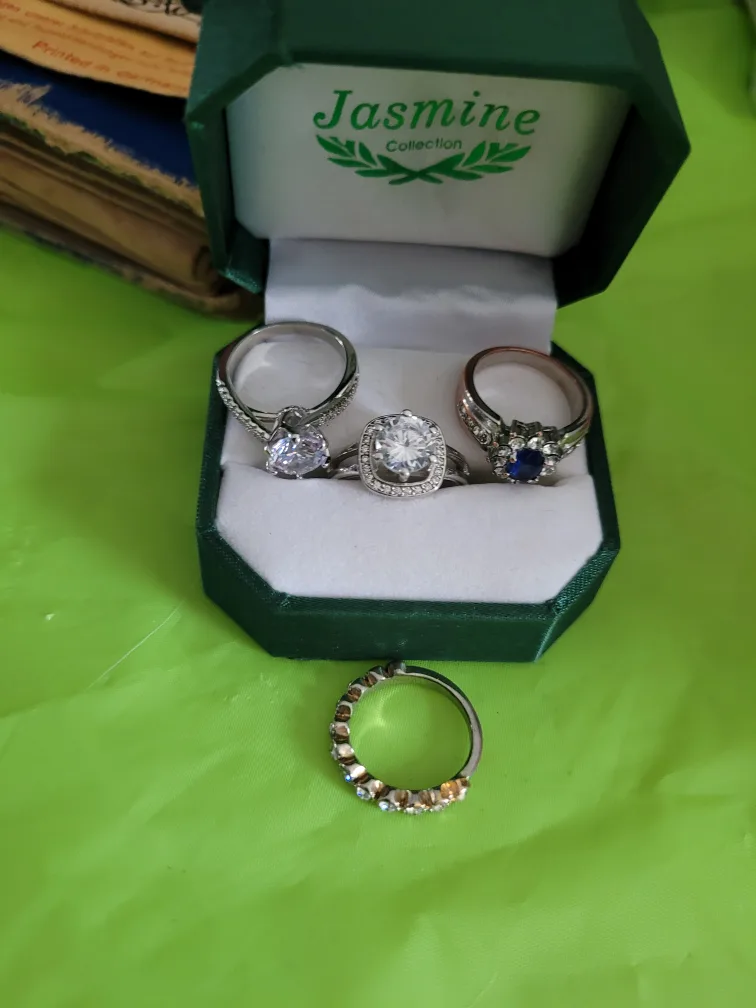 rings thumbnail
