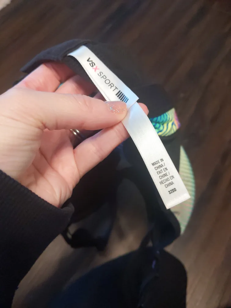 Victoria Secret Sports Bra 32DD image indicator(3)