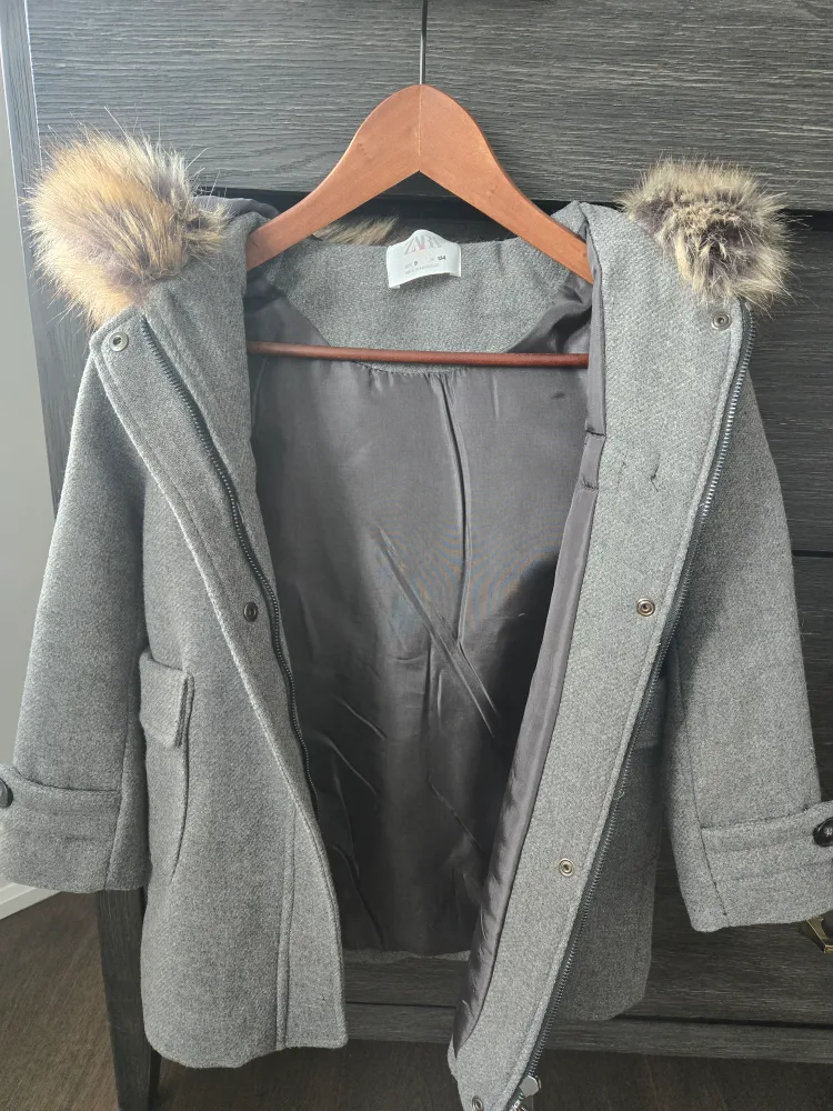 Zara Kids Grey Duffle Coat with Faux Fur Hood - Size 9 image indicator(3)