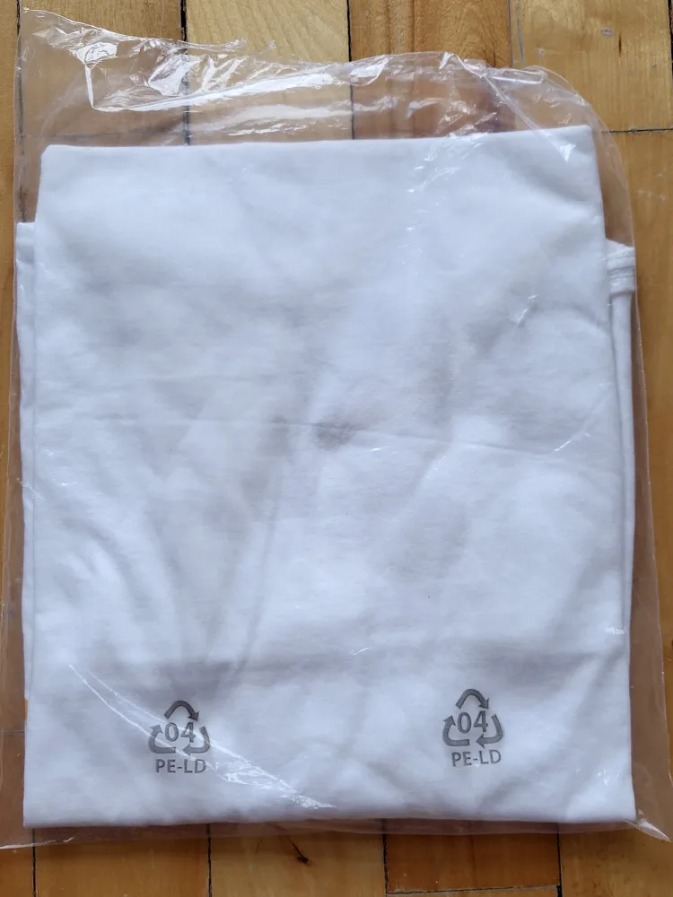 NEW Anvil by Gildan Lightweight T-Shirt - Size Small image indicator(3)