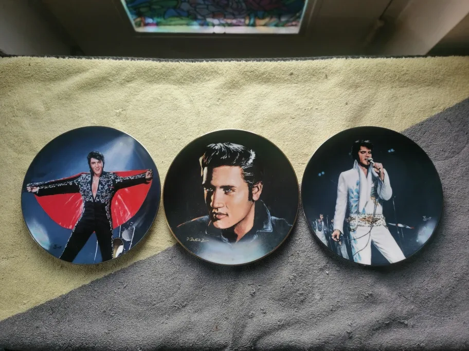 Elvis Presley Collector Plates - Set of 11 image indicator(2)