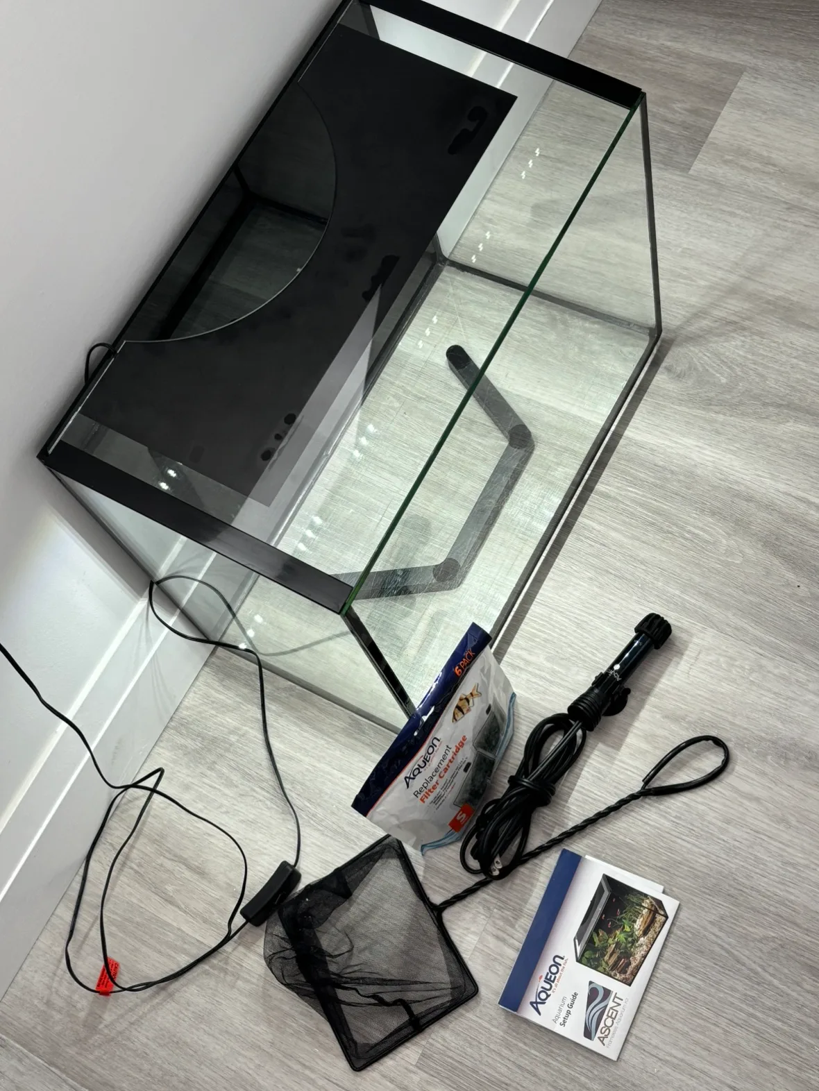 10 gallon fish tank + accessories image indicator(7)