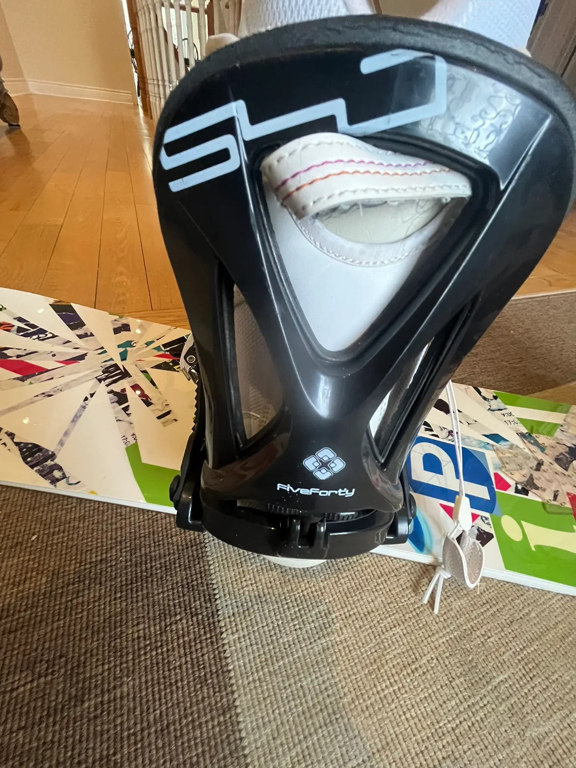 Ladies/ Girl's Snowboard with Bindings and boots image indicator(6)